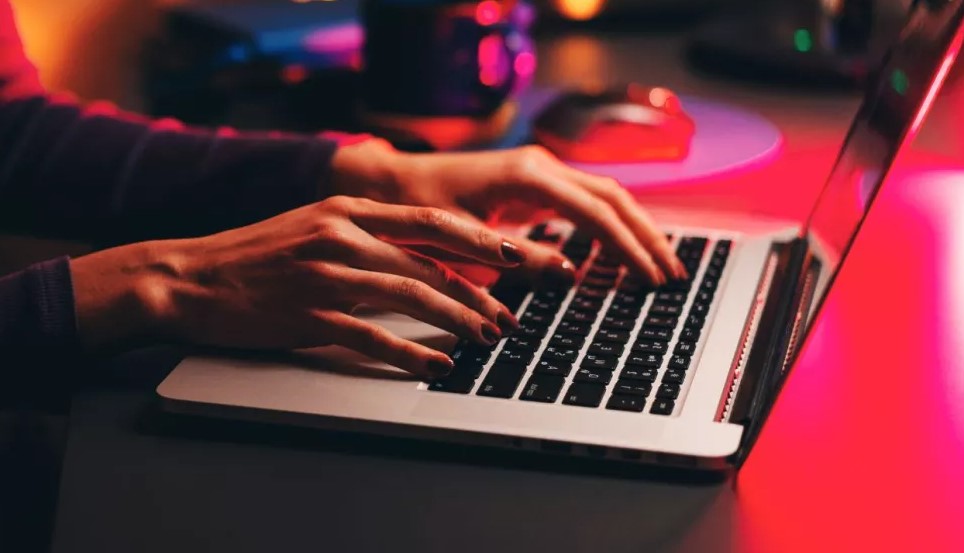 Policía Cibernética alerta sobre la nueva estafa de “novias virtuales”
