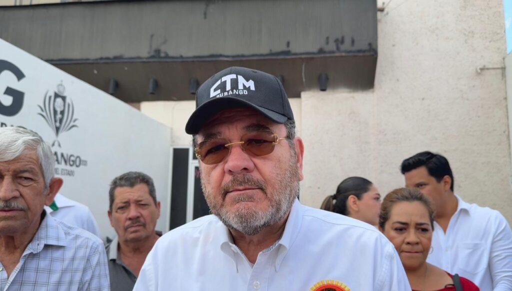 Choferes del Sindicato de la CTM en Durango protestan por invasión de rutas