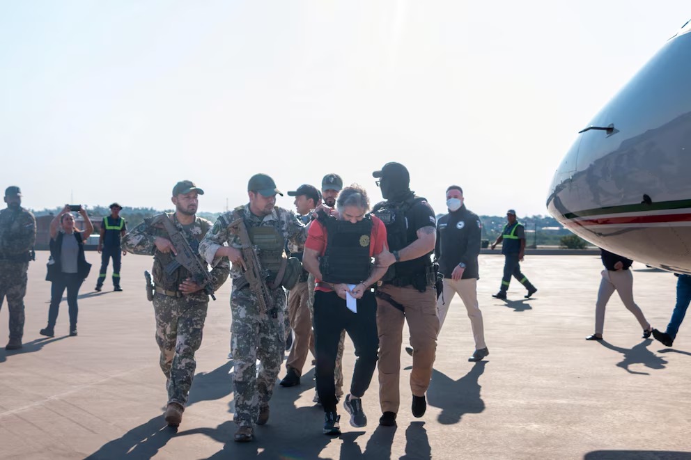 Hernán Bermúdez llega al Aeropuerto Internacional de Tapachula, Chiapas