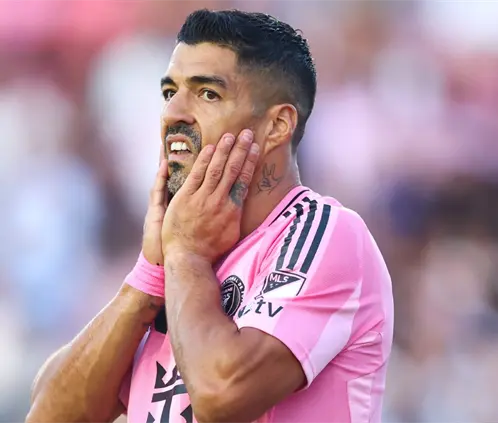Aumentan tres partidos más la sanción de Luis Suárez