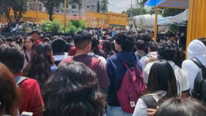 Desalojan CCH Sur de la UNAM: Alumno asesinó a compañero con navaja y luego se lanzó de edificio