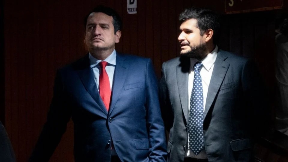 Juez otorga suspensión a “Andy” y “Bobby”, hijos de AMLO, contra orden de captura