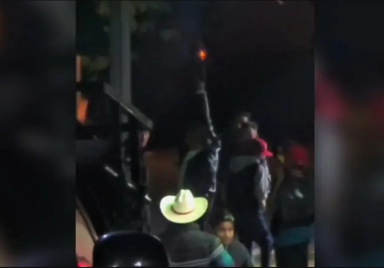 Alcalde de Veracruz realiza disparos durante el Grito de Independencia