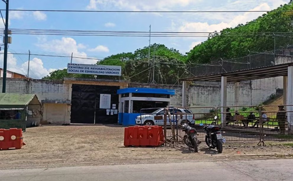 Masacre en cárcel de Ecuador deja al menos 17 reclusos asesinados