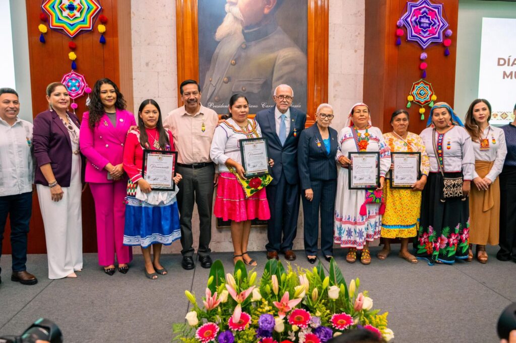 Beatriz Estrada y Miguel Ángel Navarro conmemoran el Día Estatal de la Mujer Indígena