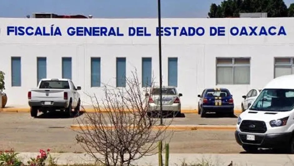 Hallan muerta a mujer en cárcel de Oaxaca; investigan por feminicidio a 10 oficiales