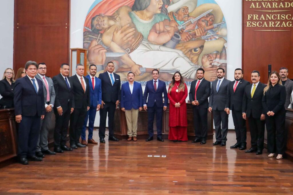 Con visión y certeza de resultados Toño Ochoa ratifica y nombra nuevos directores municipales