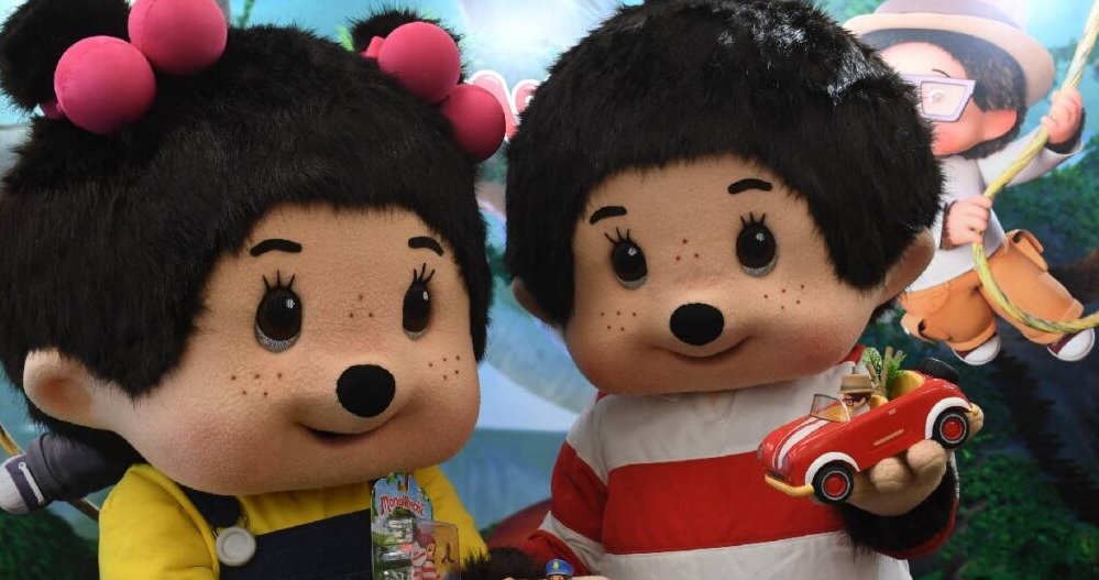 El regreso de los Monchhichi: el peluche ochentero que conquistó TikTok gracias a Lisa de BLACKPINK