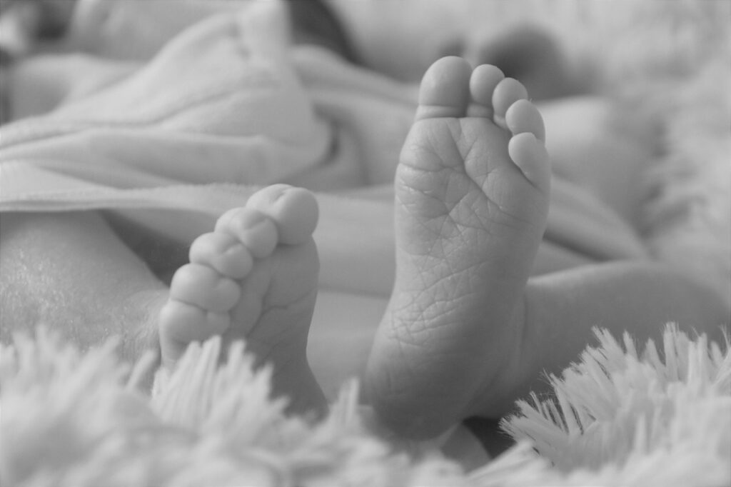 Mujer dejó a su bebé dentro del congelador para dormir tranquila