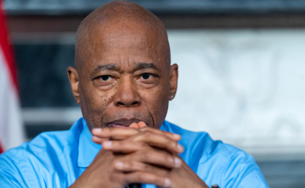 Eric Adams se retira de la contienda por la alcaldía de Nueva York
