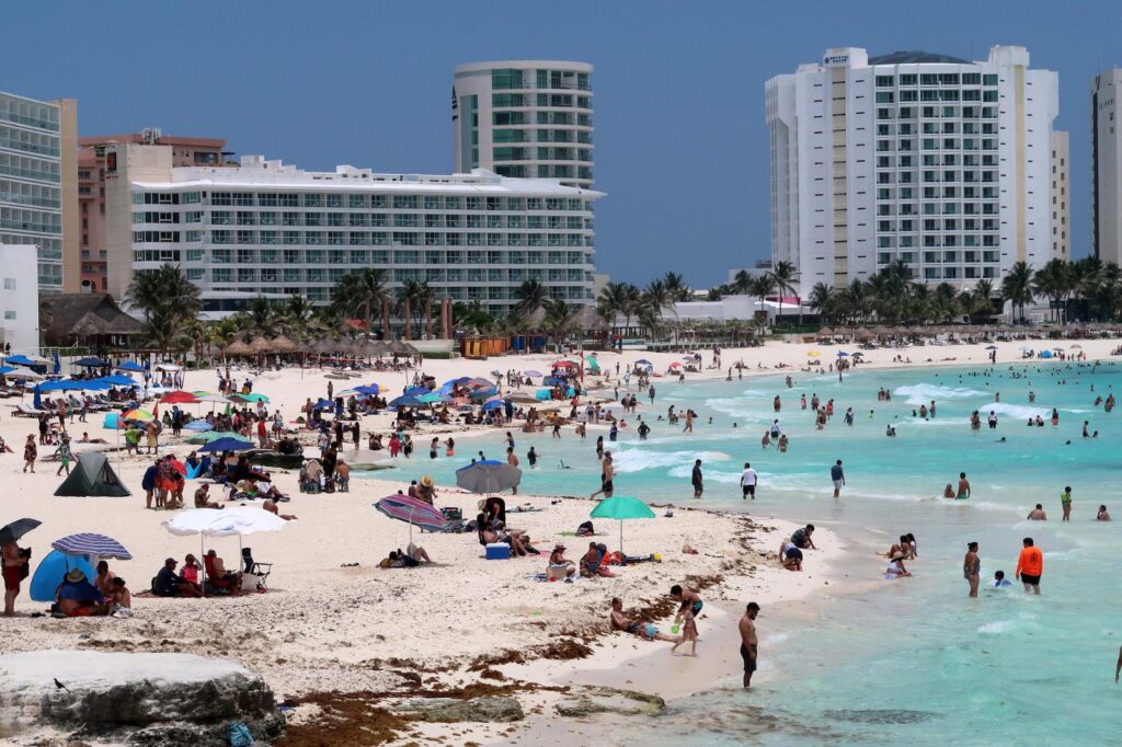 Turismo internacional en México repuntó 12.3% en julio