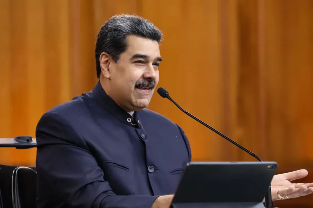Maduro lanza plan para crear IA venezolana y enseñarla en escuelas