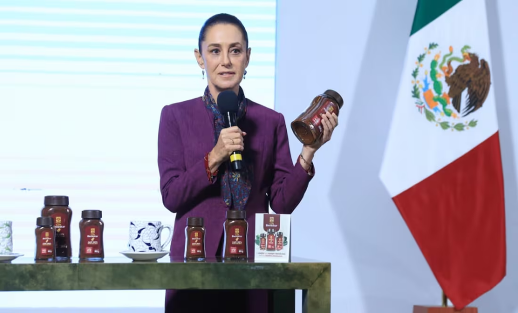 Sheinbaum presenta Café Bienestar, elaborado por pequeños productores mexicanos