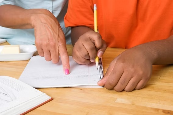 México tiene más de 4 millones de personas con analfabetismo; SEP busca reducir la cifra