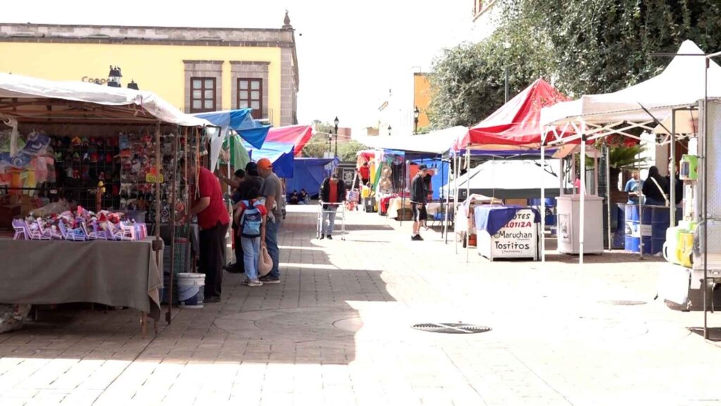 Comerciantes se preparan para la verbena del 15 de septiembre, esperan buenas ventas