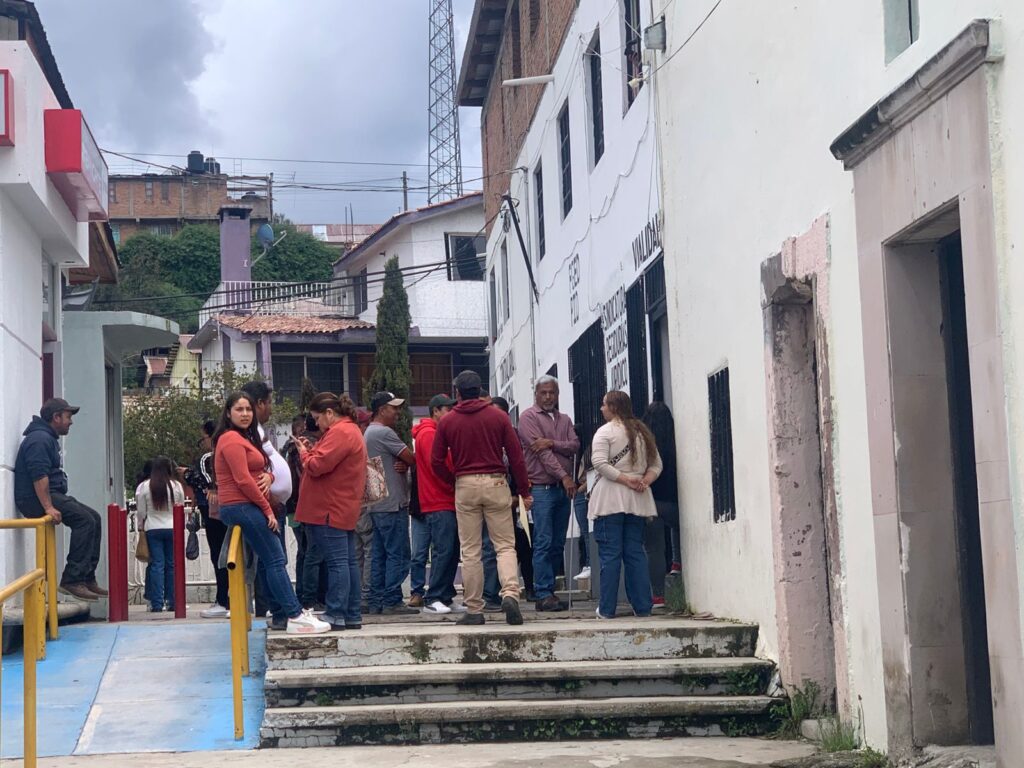 Se inconforman extrabajadores municipales por liquidaciones