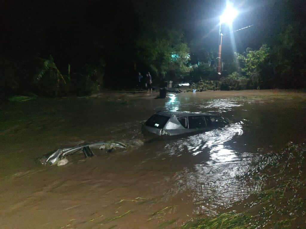 Desbordamiento de río en Cocula deja un muerto y daños materiales