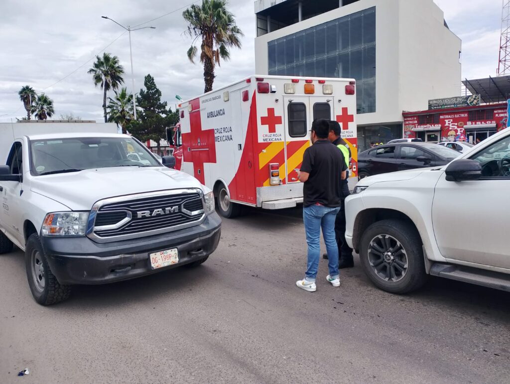 Peatón pierde la vida al atropellarlo camioneta