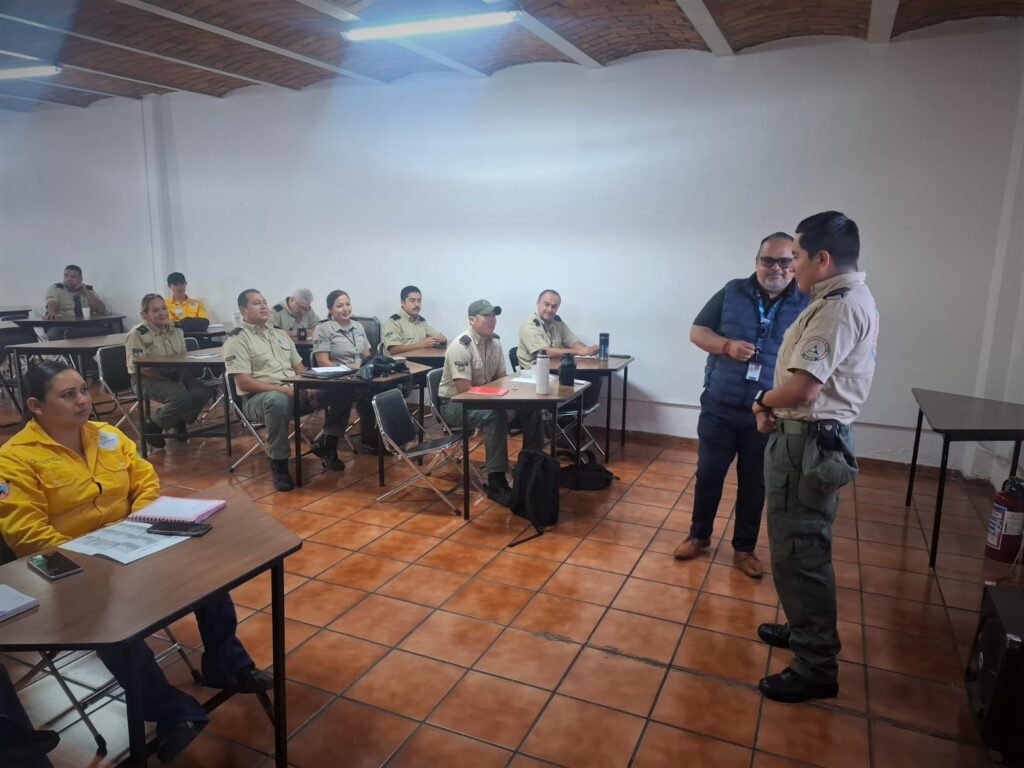 Capacita C5 Escudo Jalisco a brigadistas en radiocomunicación
