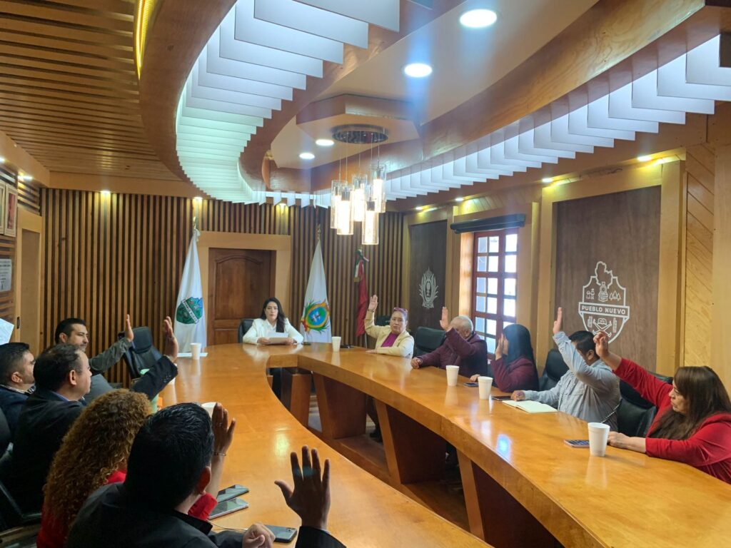 Cabildo aprueba mando único y ratifica a actual director