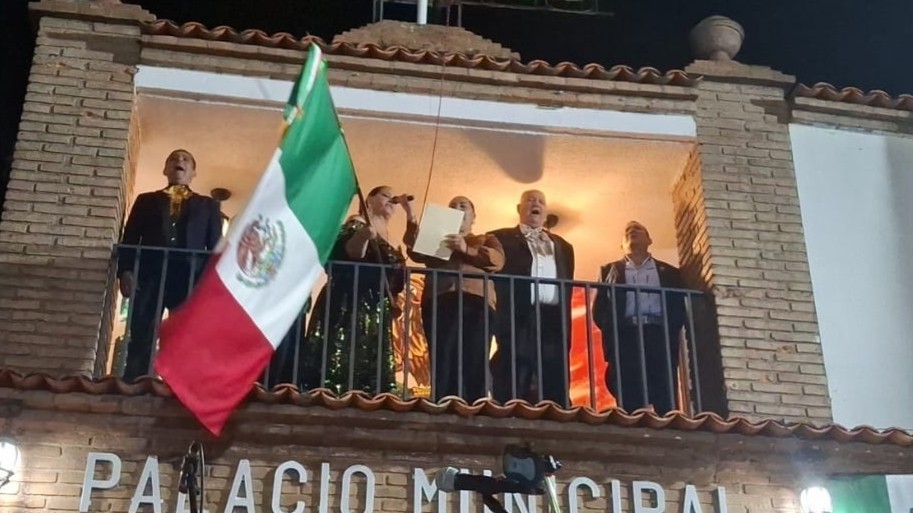 Nancy Vázquez realiza con orgullo Grito de Independencia desde Nombre de Dios