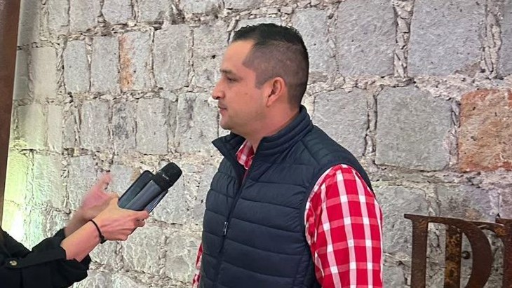 César Salas acude a encuentro de trabajo con la secretaría de finanzas