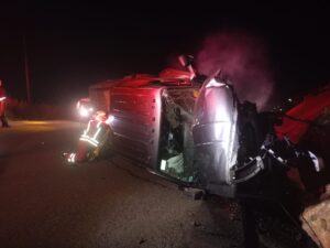 Sobrevive una persona tras volcadura de madrugada