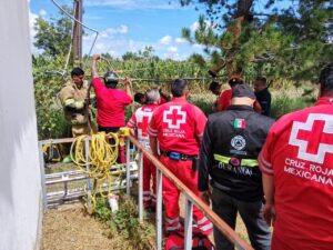 Rescatan los cuerpos de la pareja que falleció en un pozo