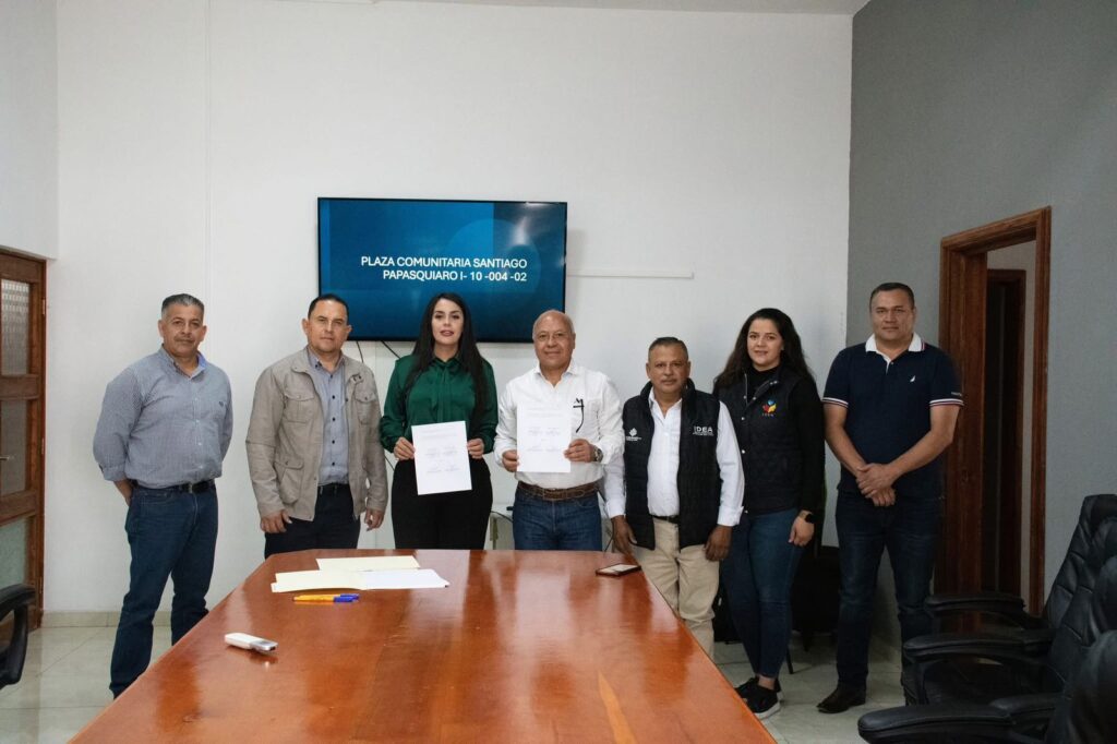 Firman convenio IDEA y Ayuntamiento de Santiago Papasquiaro para combatir el rezago educativo