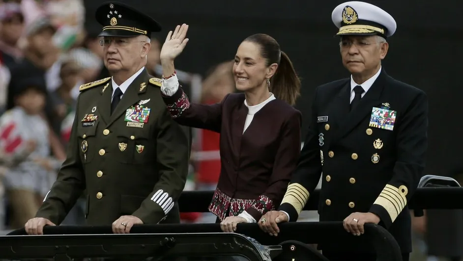 Sheinbaum encabeza su primer Desfile Militar por el 215 Aniversario de la Independencia