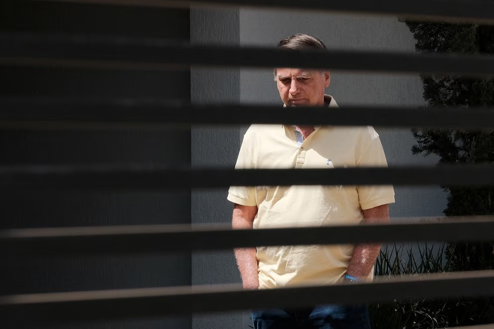 Corte de Brasil añade otro día a juicio de Bolsonaro