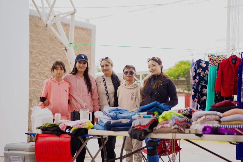 Gran éxito del bazar “Círculo Rosa” en Santiago: impulso a la economía familiar y a las mujeres