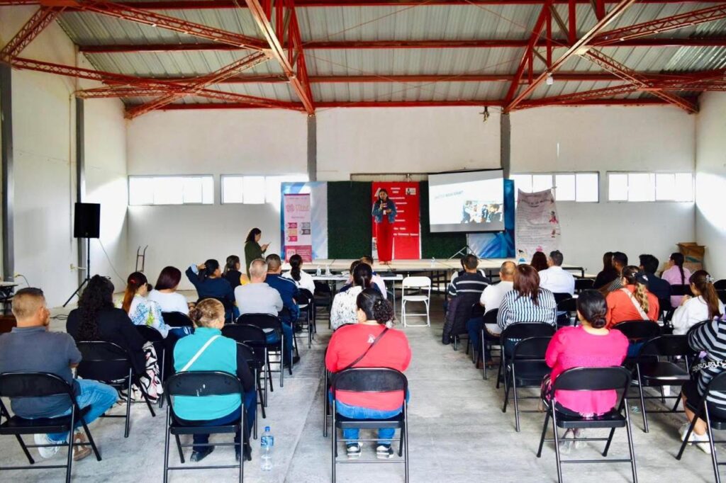 Brindan pláticas a jóvenes de Nuevo Ideal para prevenir el abuso sexual y el maltrato infantil