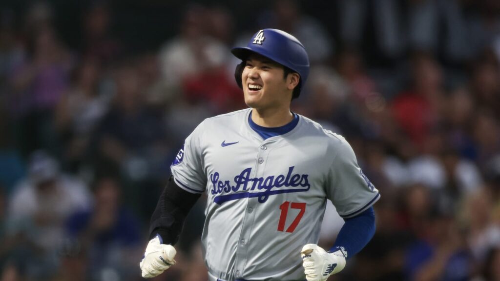 Shohei Ohtani vuelve a hacer historia con los Dodgers al conecta su cuadrangular 54