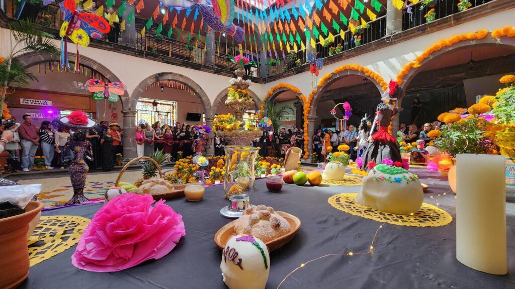 Invita Tlaquepaque a participar en el Concurso de Altares de Muertos 2025