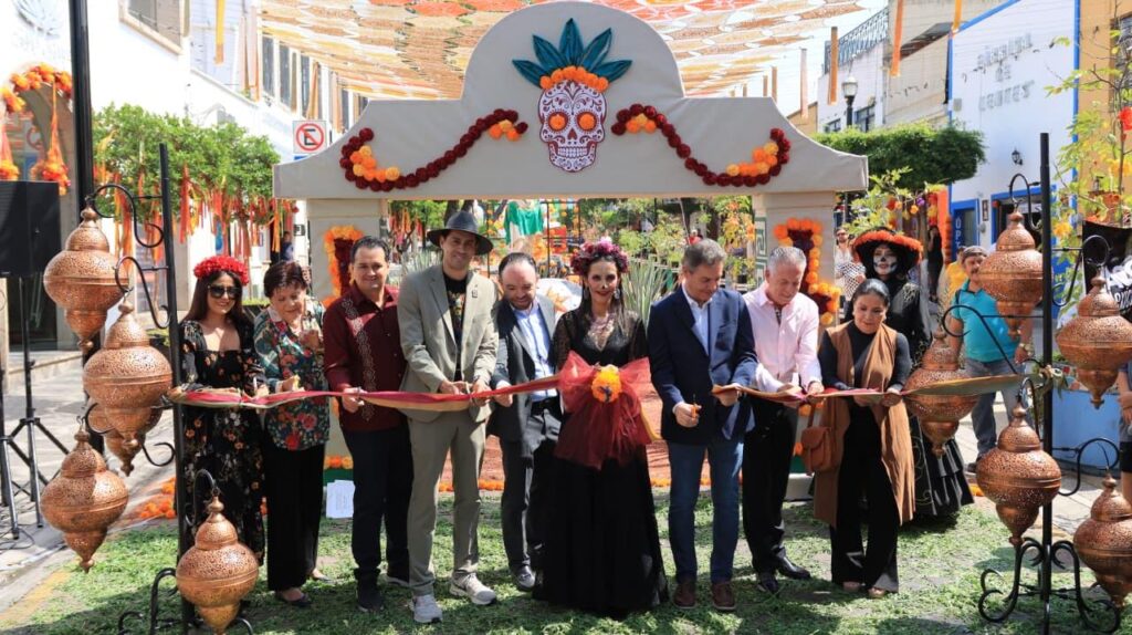 Tlaquepaque rompe récord con el altar de muertos más grande del mundo
