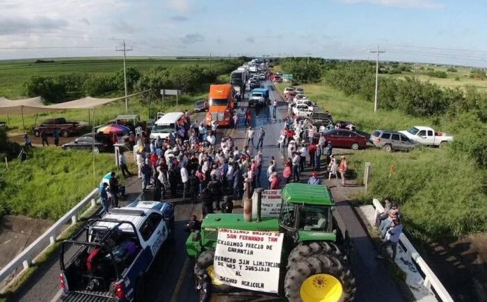 Agricultores bloquean carreteras en 20 estados por crisis del campo; piden precios justos