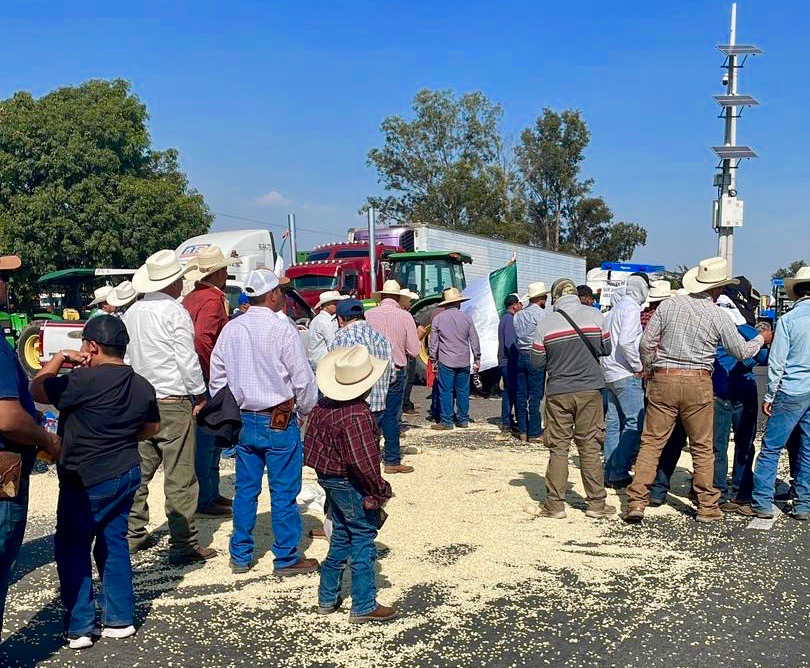 Productores de maíz en Jalisco inician bloqueos tras no lograr acuerdo con el Gobierno Federal
