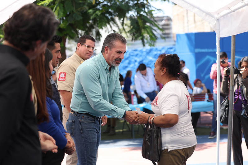 Zapopan entrega apoyos a familias y negocios afectados por lluvias en La Martinica