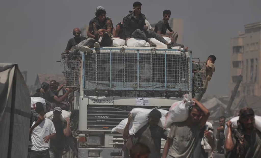 Más de 150 camiones con ayuda ingresan a Gaza tras acuerdo de alto el fuego