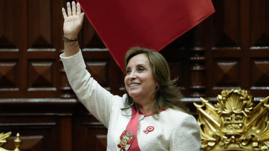 Dina Boluarte rompe el silencio y rechaza buscar asilo tras su destitución
