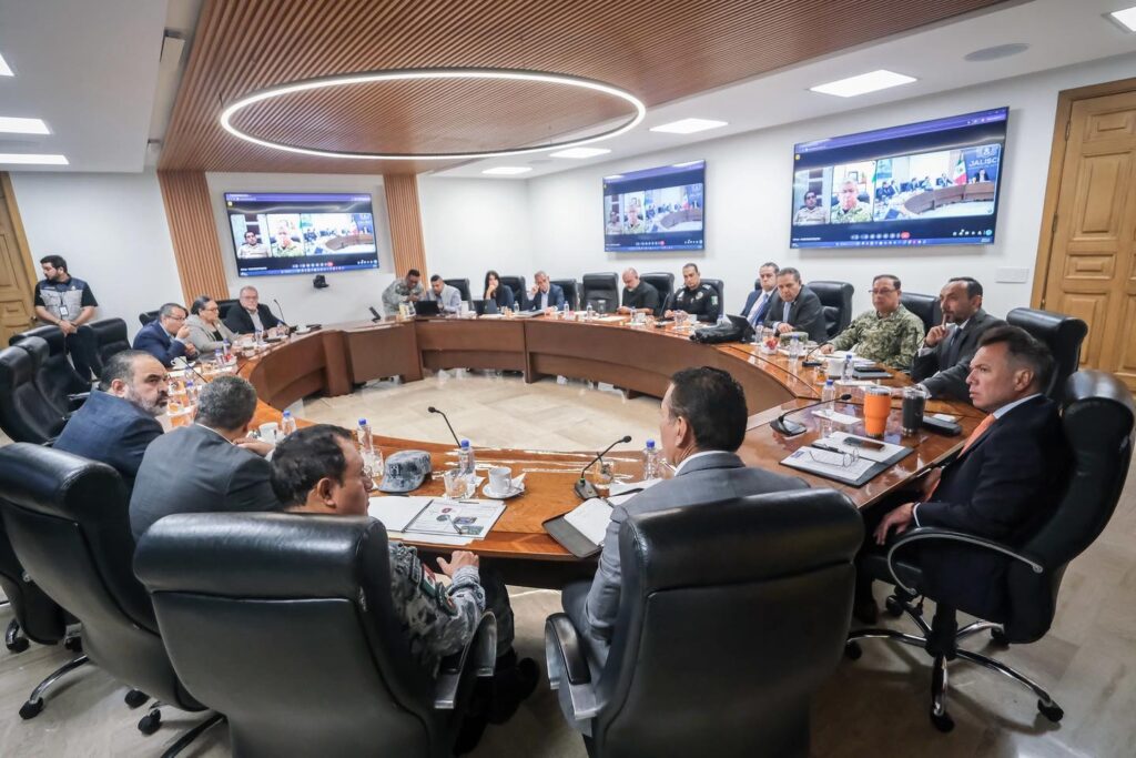 Gobernador anuncia operación de Uber en aeropuertos de Jalisco, pero SICT aclara que no hay autorización federal