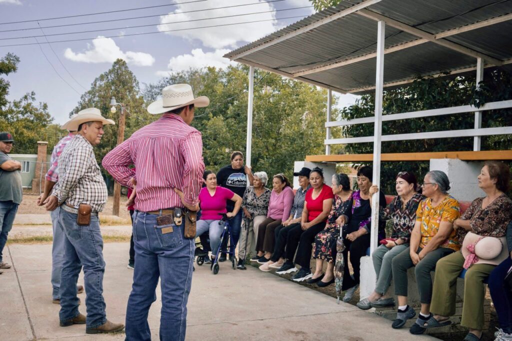 Gobierno de Parral lleva apoyo visual y ambiental a comunidades rurales