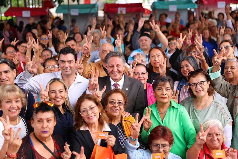 Zapopan entrega 500 tarjetas de beneficios Círculo Informador a personas mayores