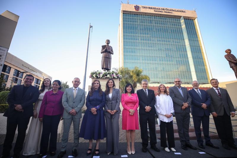 UdeG celebra 100 años de su Refundación con homenaje a su historia y a sus grandes figuras