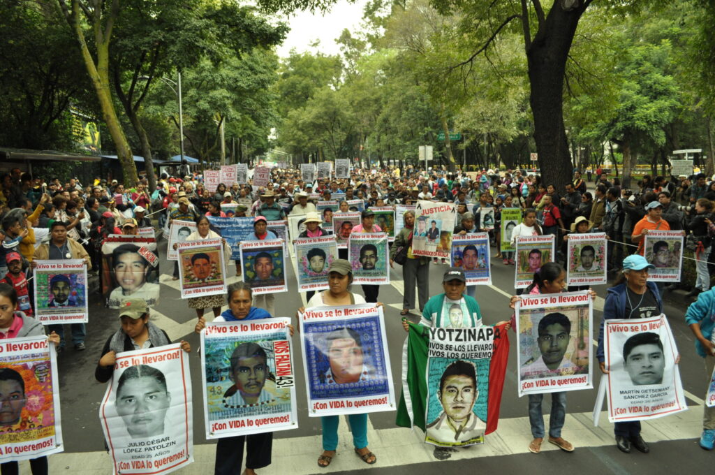 Detienen a expolicía implicado en desaparición de los 43 normalistas de Ayotzinapa