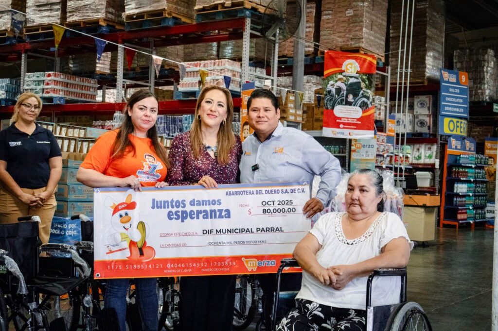 Grupo Merza y Fundación Merza entregan donativo al DIF Municipal por 80 mil pesos