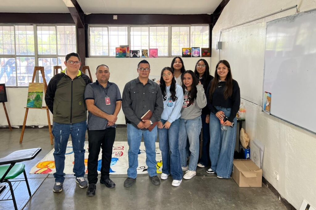 Jóvenes del CBTis 42 participarán en la creación de murales frente a la Presidencia Municipal de Guadalupe Victoria