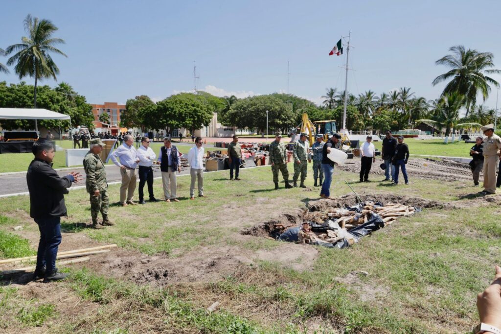 Destruyen drogas, máquinas tragamonedas y objetos ilícitos en San Blas