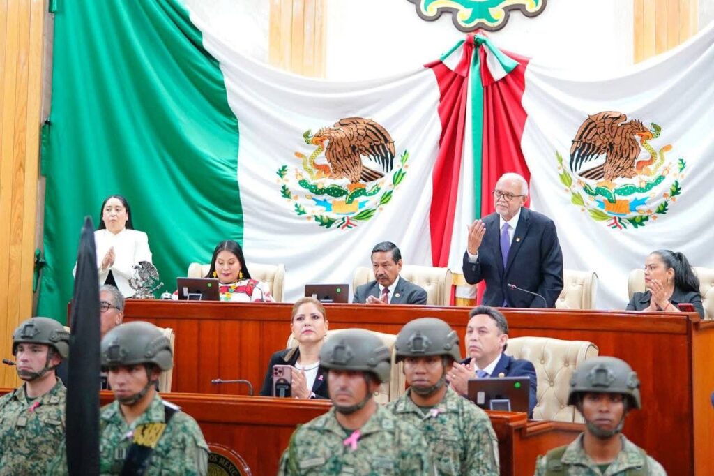 El gobernador de Nayarit atestigua la toma de protesta de magistrados y jueces del Poder Judicial
